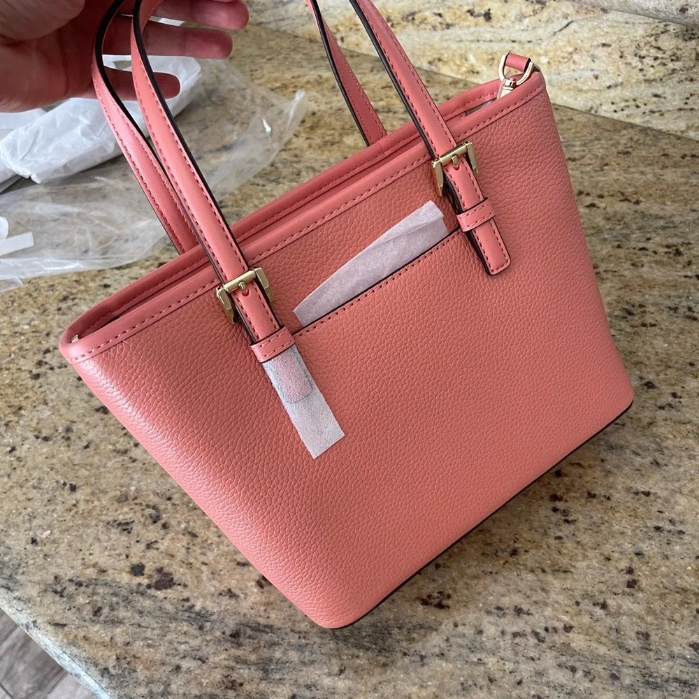 New mk 💗 jet set travel carry all tote - Picture 3 of 9